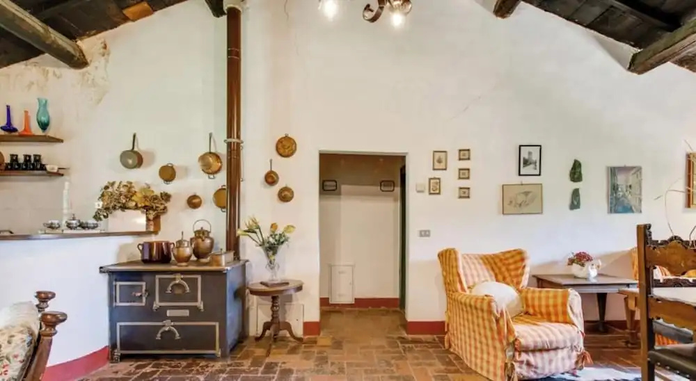 Exclusive Apartment With Fireplace