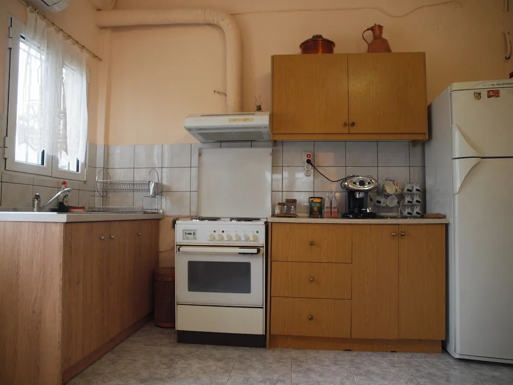 Charming Trikala Apartment With Garden & Central Heating