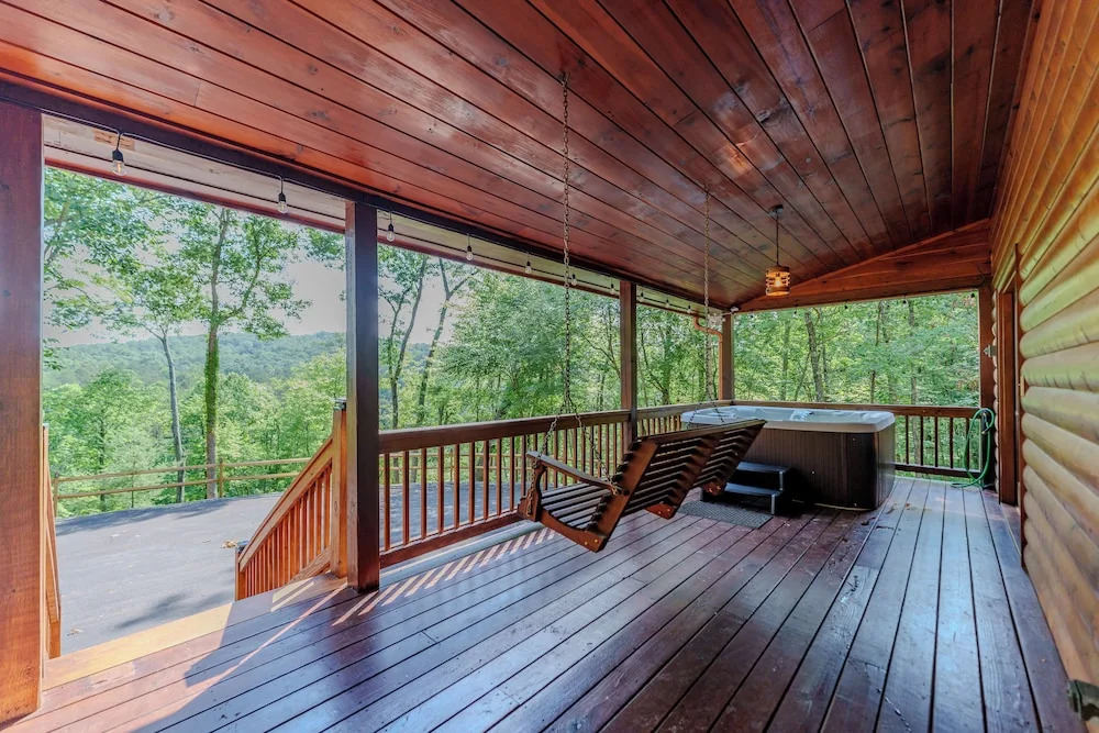 Cottage w/ Hot Tub: 3 Mi to Downtown Blue Ridge!