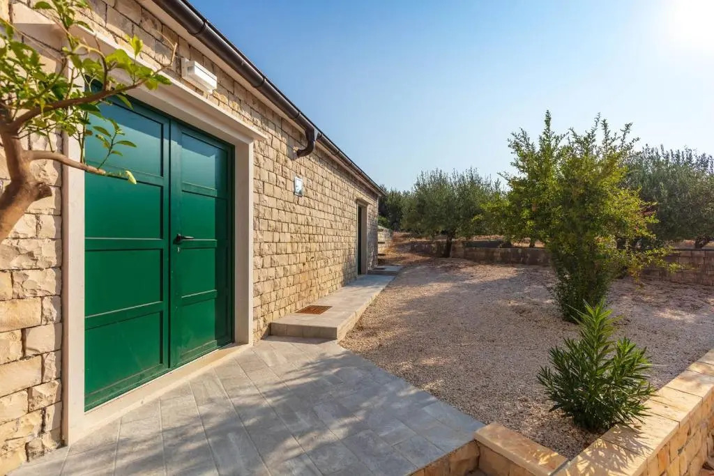 Villa Dubrava - Heated Pool & Olive Grove Retreat I Brač Island