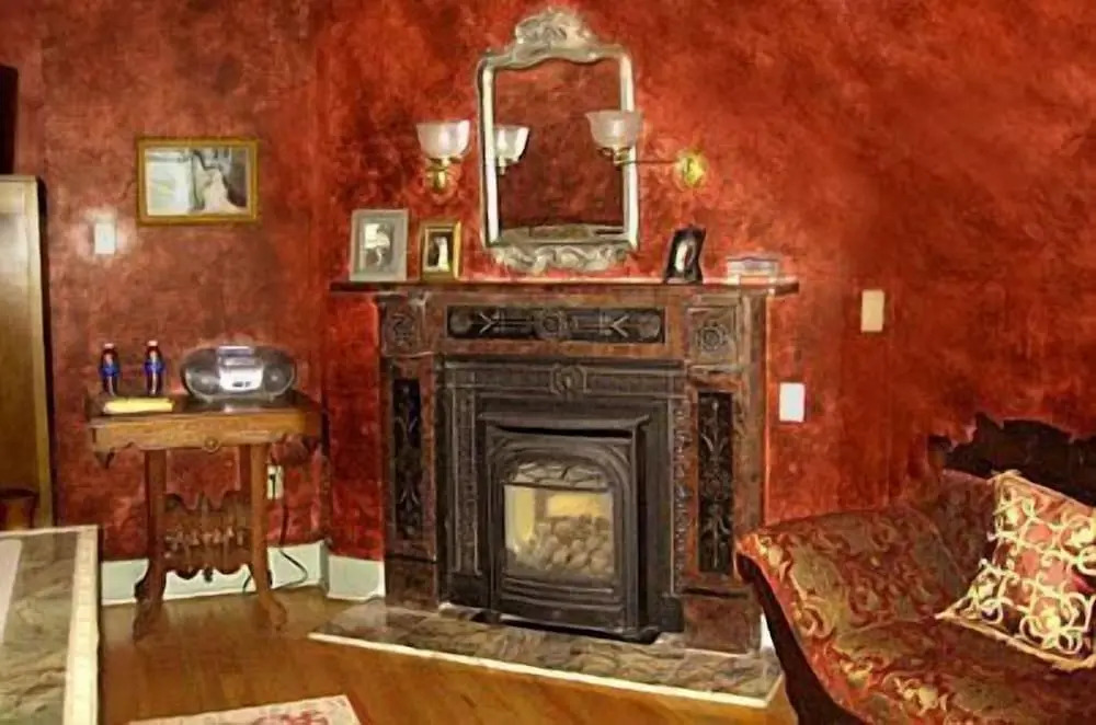 The Brumder Mansion