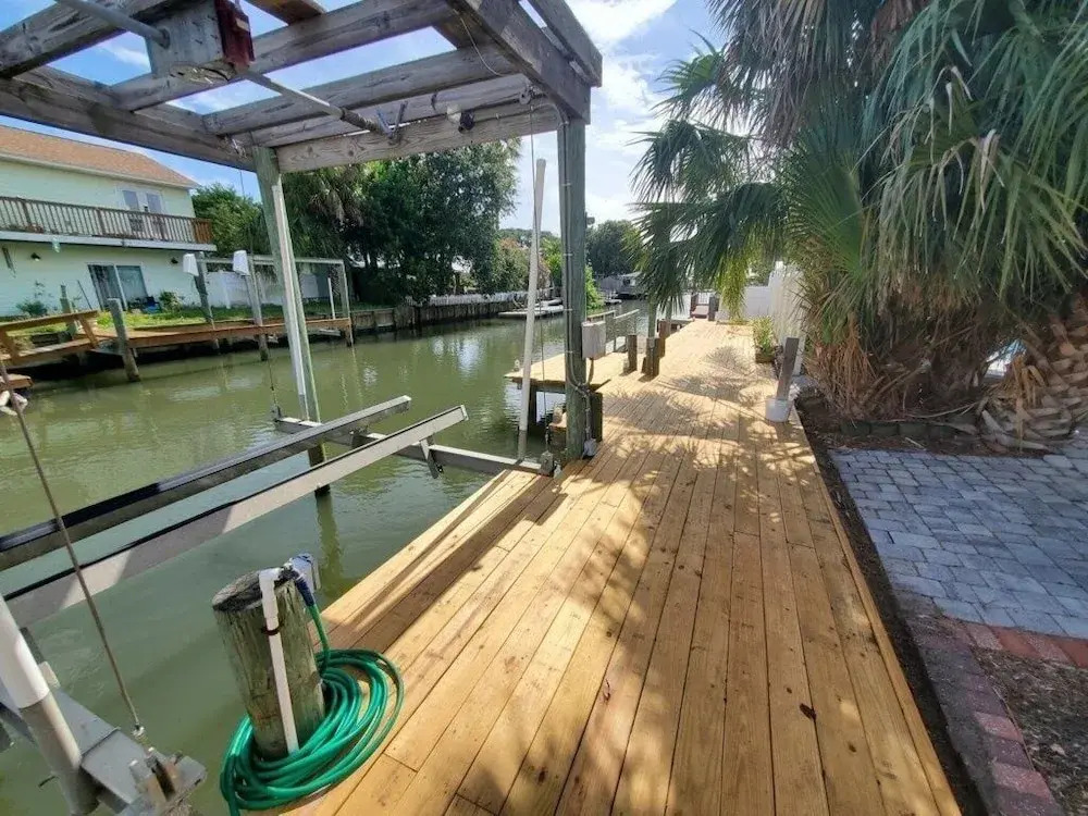All Decked Out - 4 Beds, Pool & Pets Welcome 4 Bedroom Home
