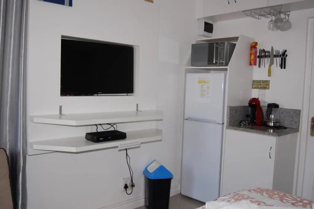 RJs Guesthouse