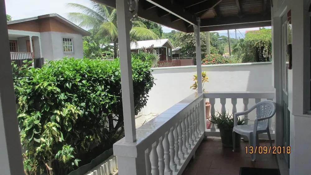 Tropical Breeze Vacation Home and Apartments