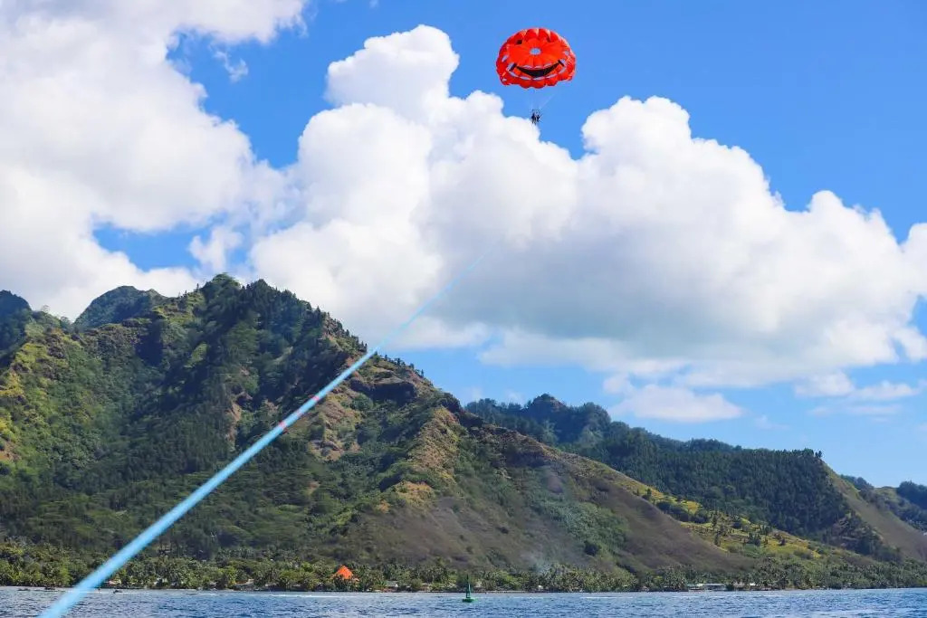 MOOREA - Fare Tiki Beach