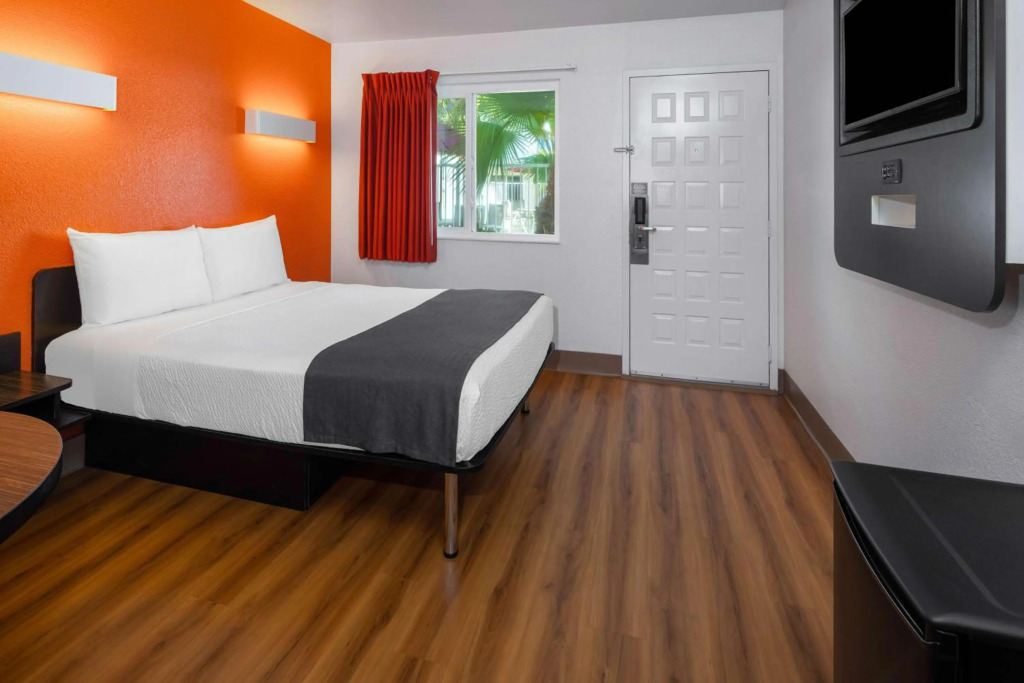 Motel 6 -Carpinteria, CA - Santa Barbara - South