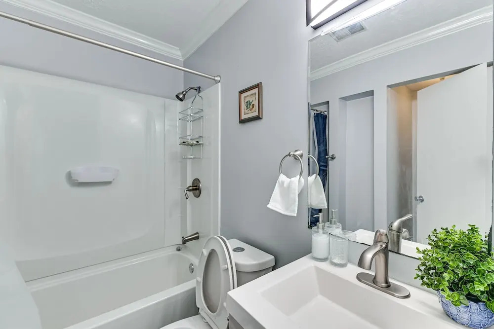 7 Mi to Louisville: Family-friendly Jefferson Home