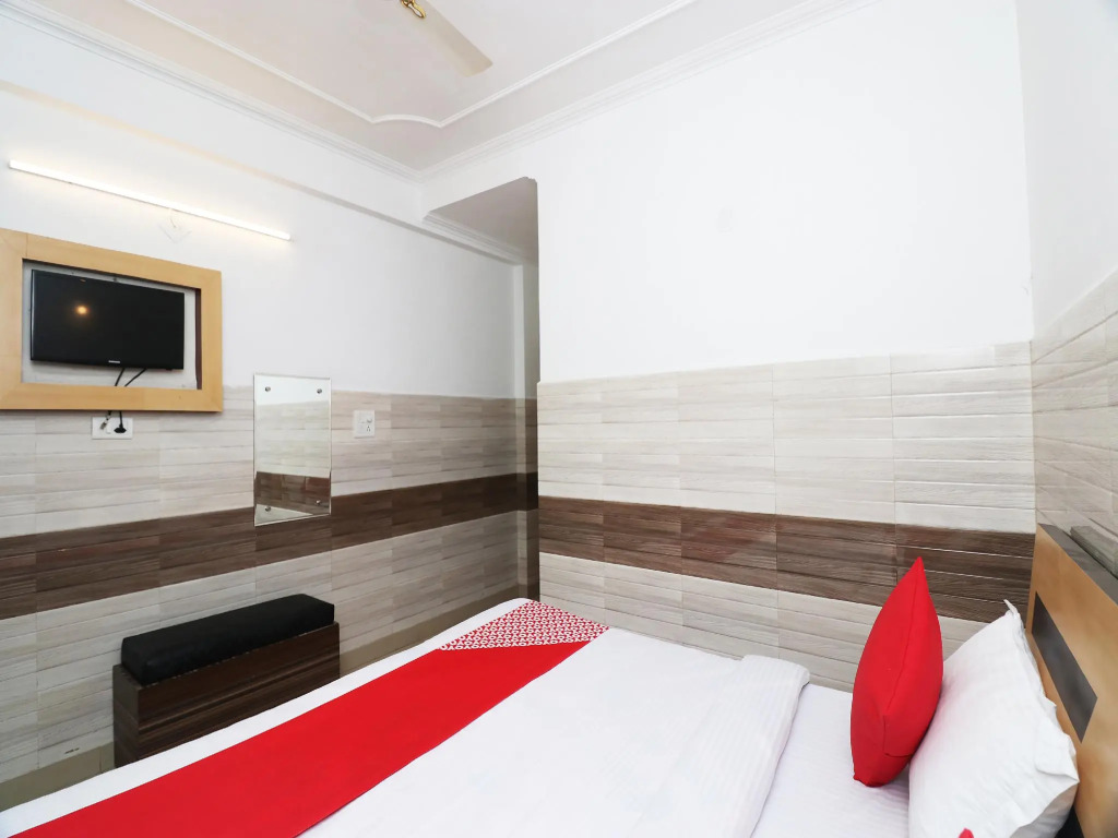 OYO 18916 Shyam Residency
