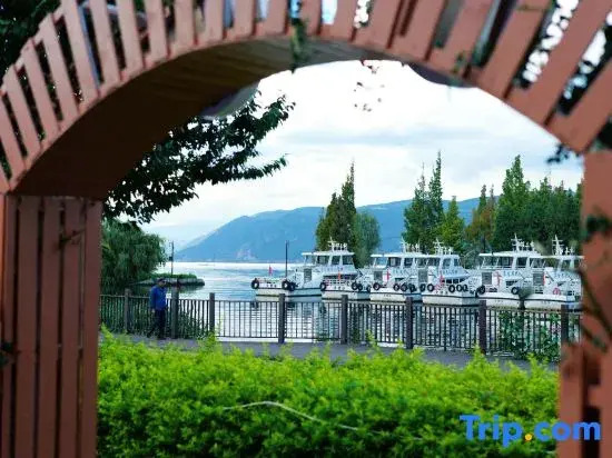 Yilanfanghua Seaview Garden Homestay (Dali Caicun Wharf Branch)