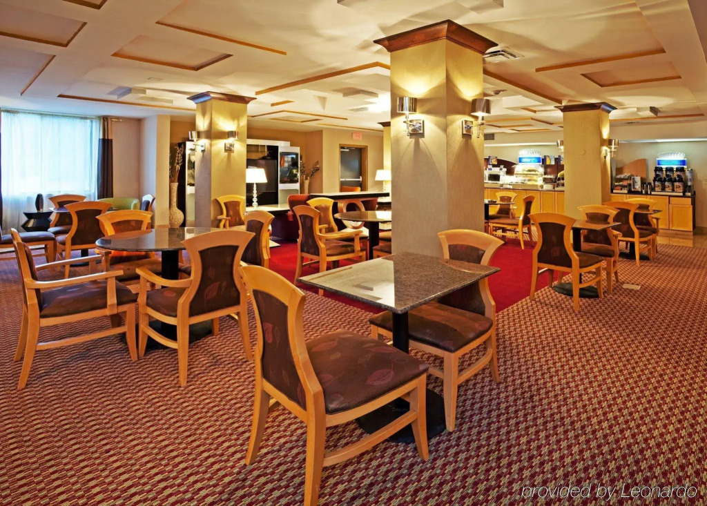 Holiday Inn Express Hotel & Suites Birmingham - Inverness 280 by IHG