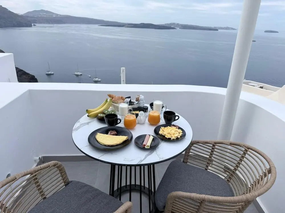 Allure Breeze Suites