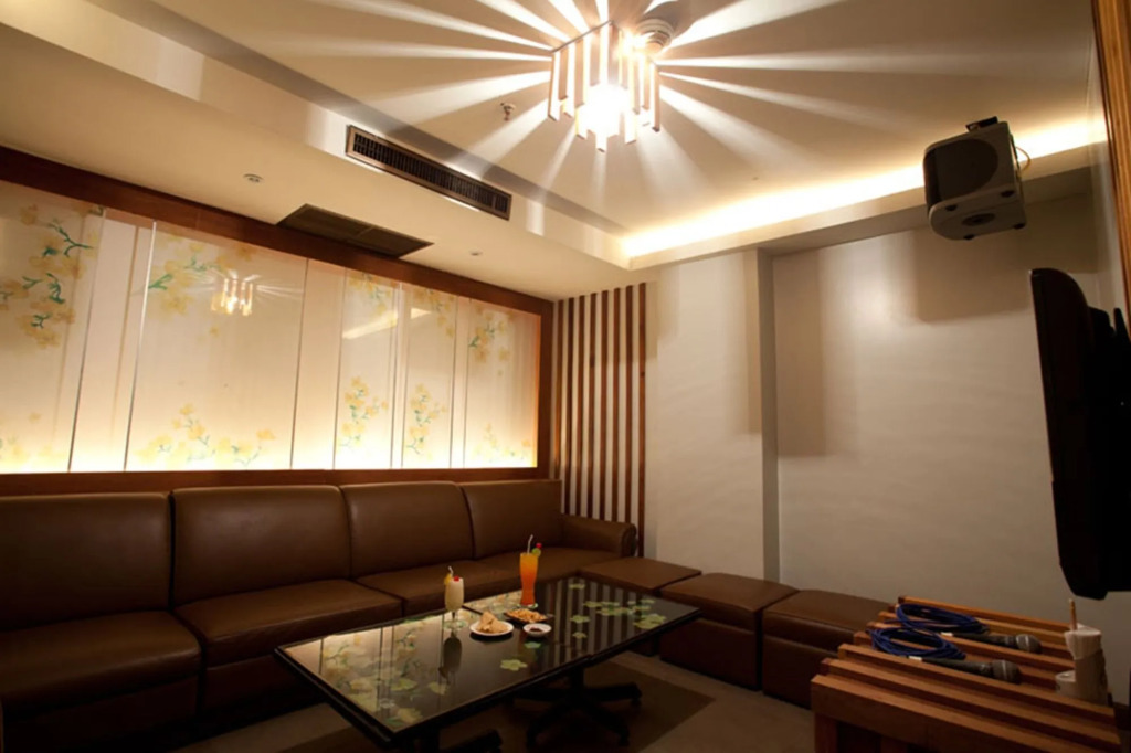 Ploy Palace Hotel