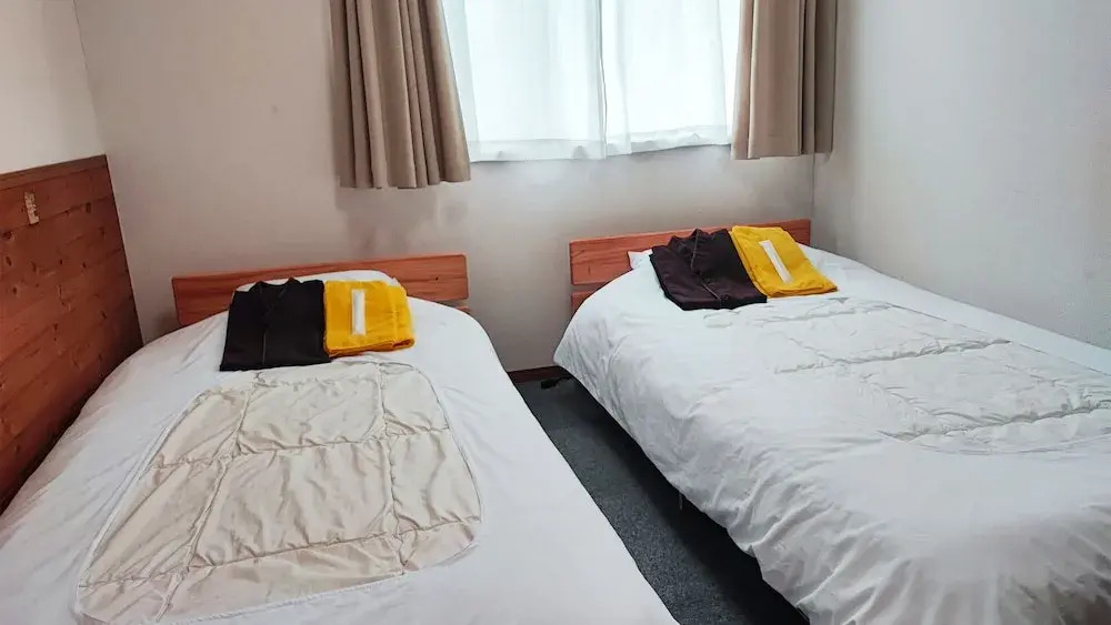 Hotel Frontier