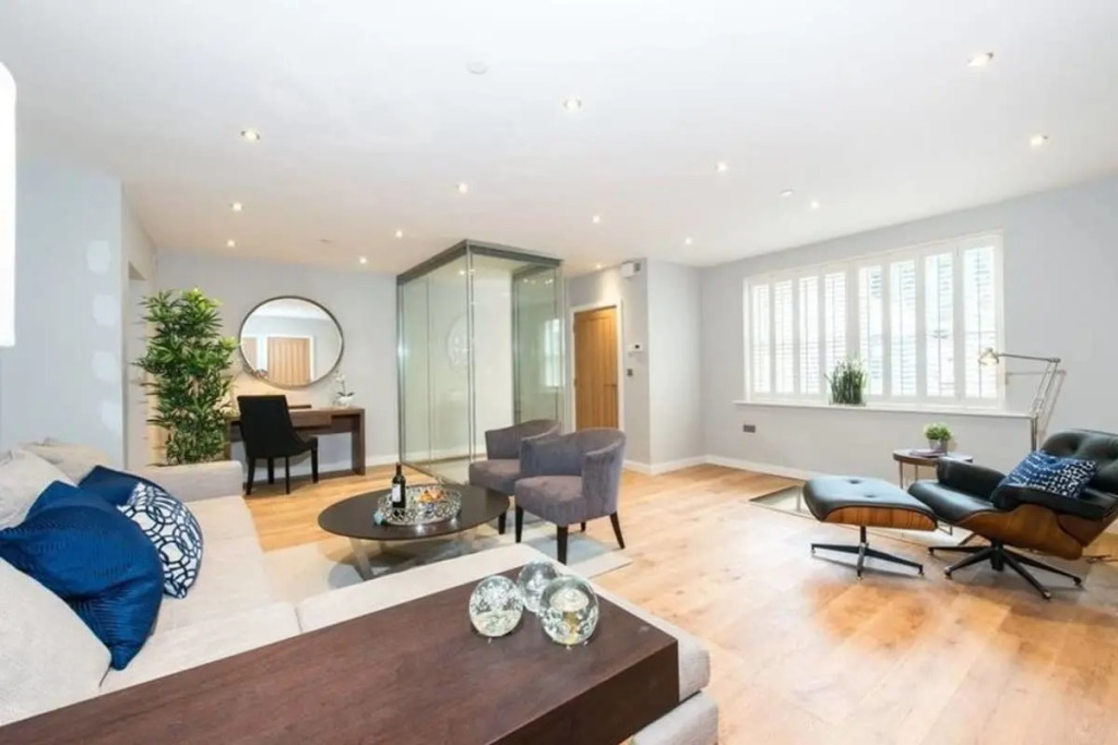 The Norfolk Escape - Beautiful & Bright 4 Mews Homes with 16BDR