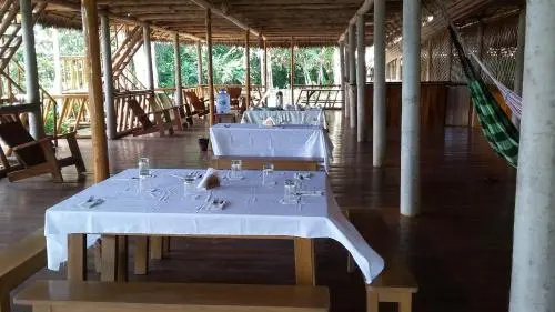 Tres Chimbadas Lake Lodge