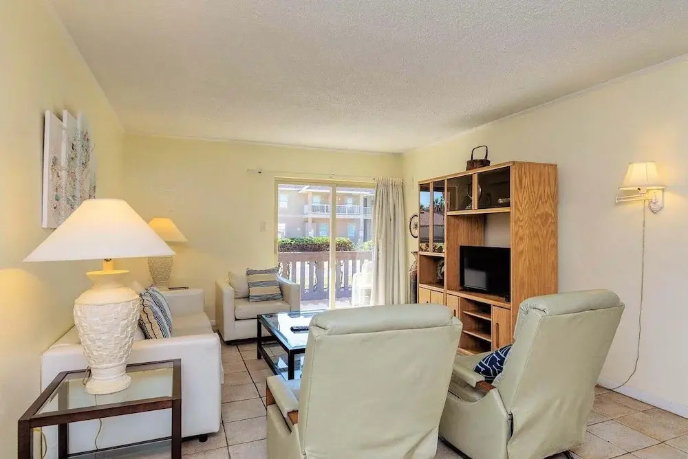 Tiki 148 - Spacious 2br Beach Condo W/ Pools 2 Bedroom Condo