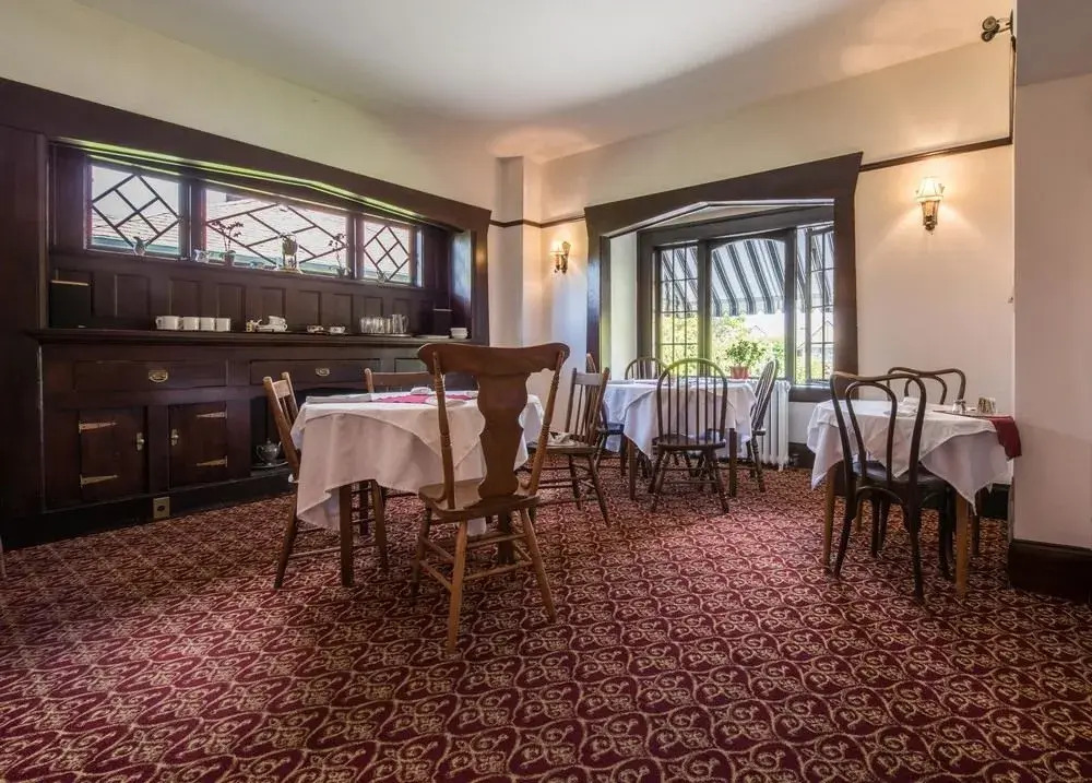 Oak Bay Guest House