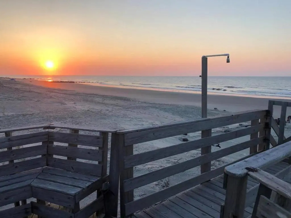 1619 E Ashley - Namastay - Oceanfront - 4 Bedrooms