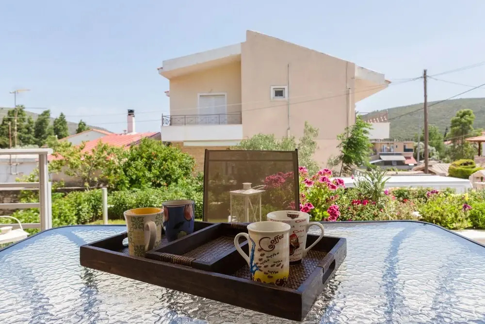 Santa Barbara Garden and Pool Home