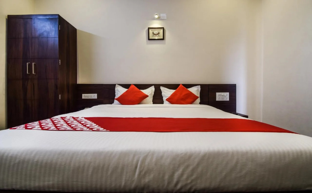 The Legend By OYO Rooms