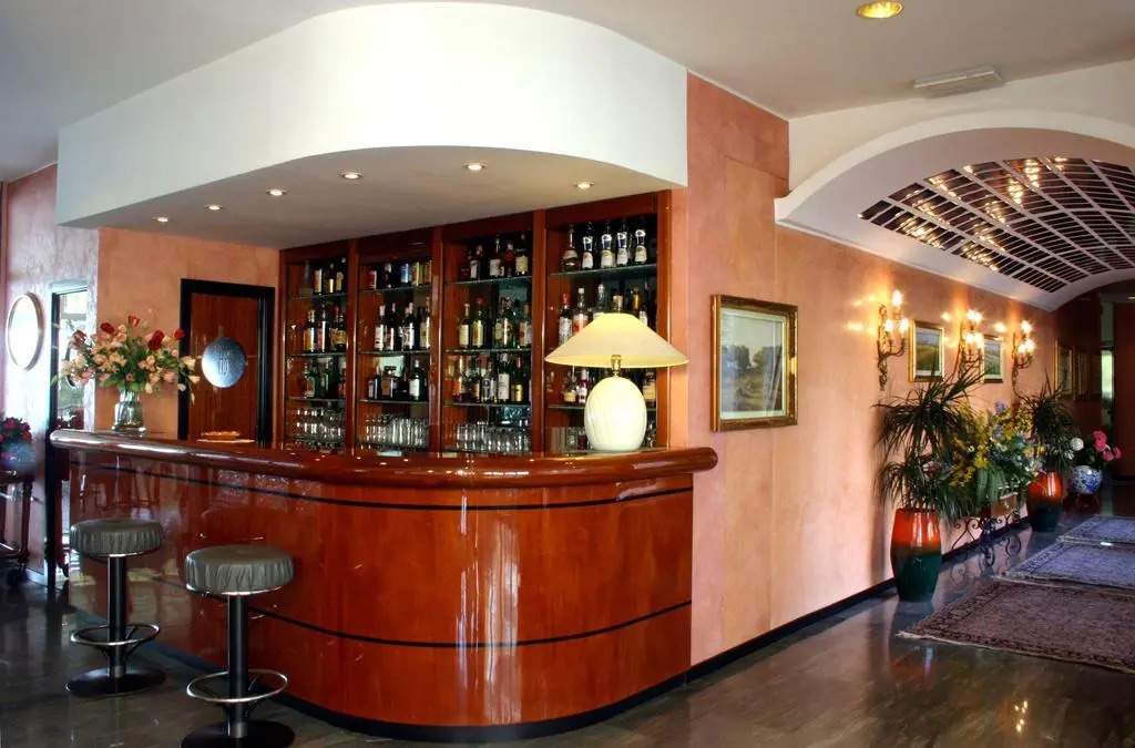 Hotel Bellevue Et Mediterranée