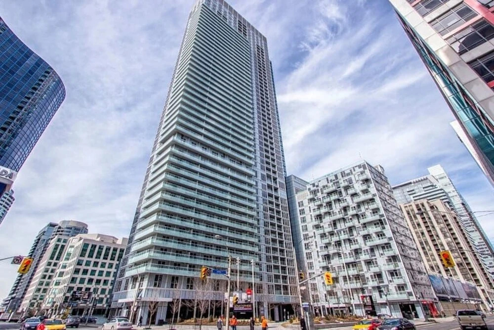 N2N Suites - Heart of the City - Downtown Suite offered by Short Term