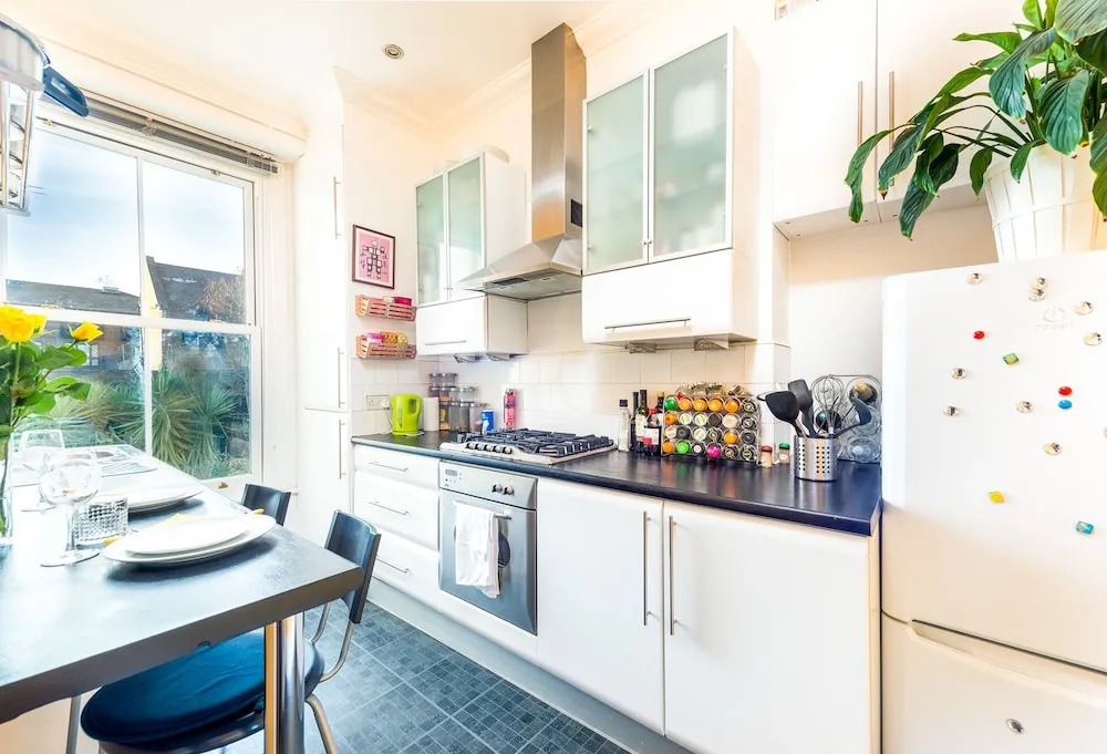 Modern Fulham home with Garden
