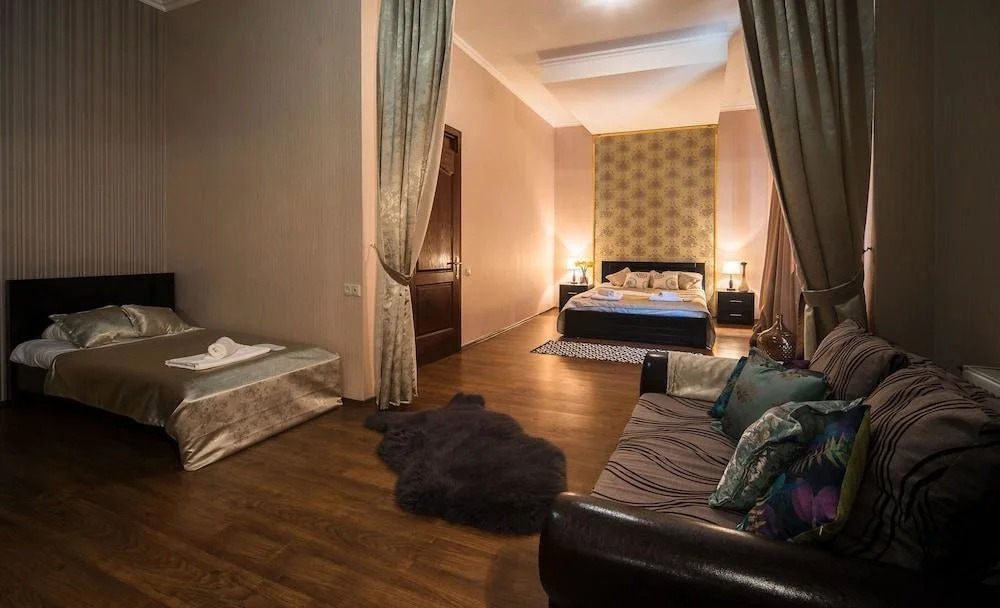 Hotel At Metro