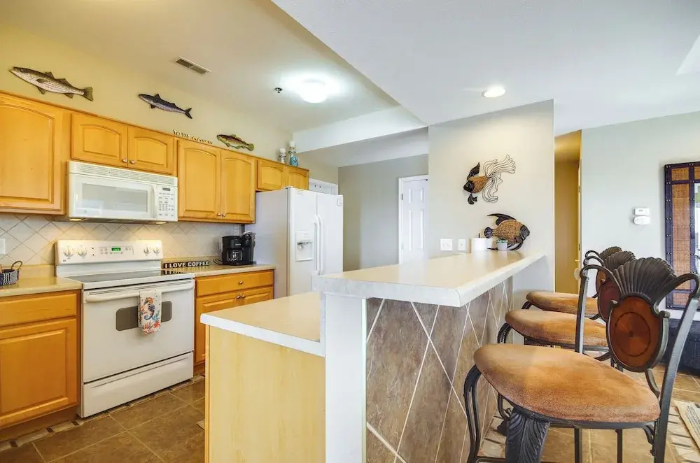 Family Condo w/ Views & Pool Access in Lake Ozark!