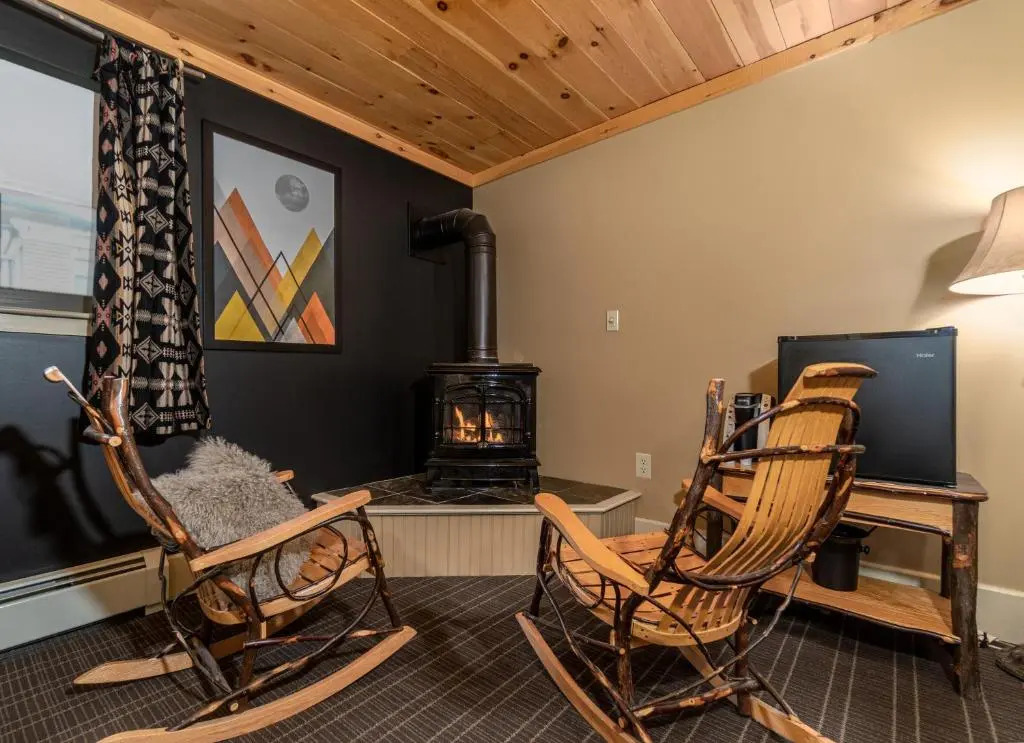 The Alpine Lodge