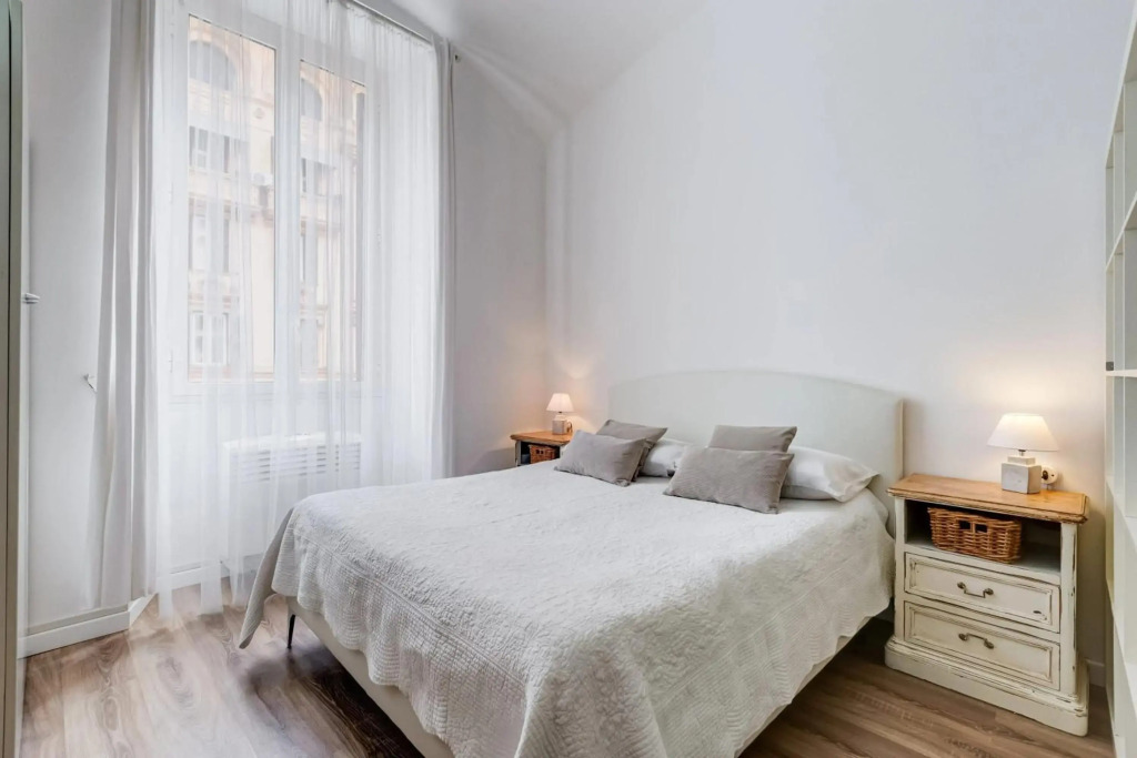 One bedroom appartement with city view and wifi at Roma