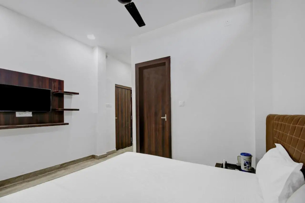 POP 80595K P2 Hotel And Resort