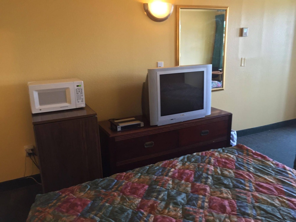 Basecamp Puyallup a Travelodge by Wyndham