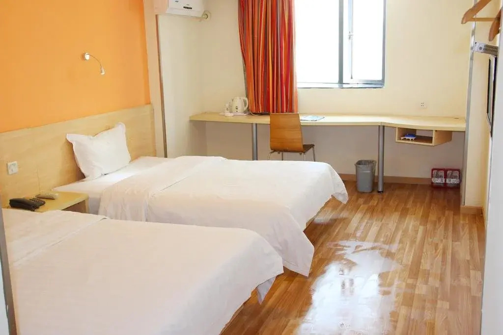 7Days Inn Wuhan Aomen Road Branch