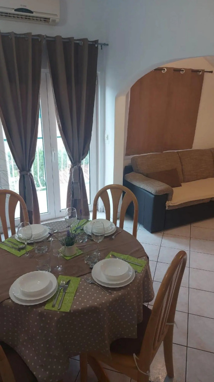 Apartment Meri in Grebastica