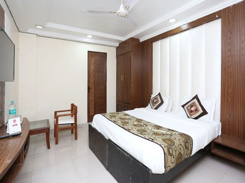 Hotel O F FIVE