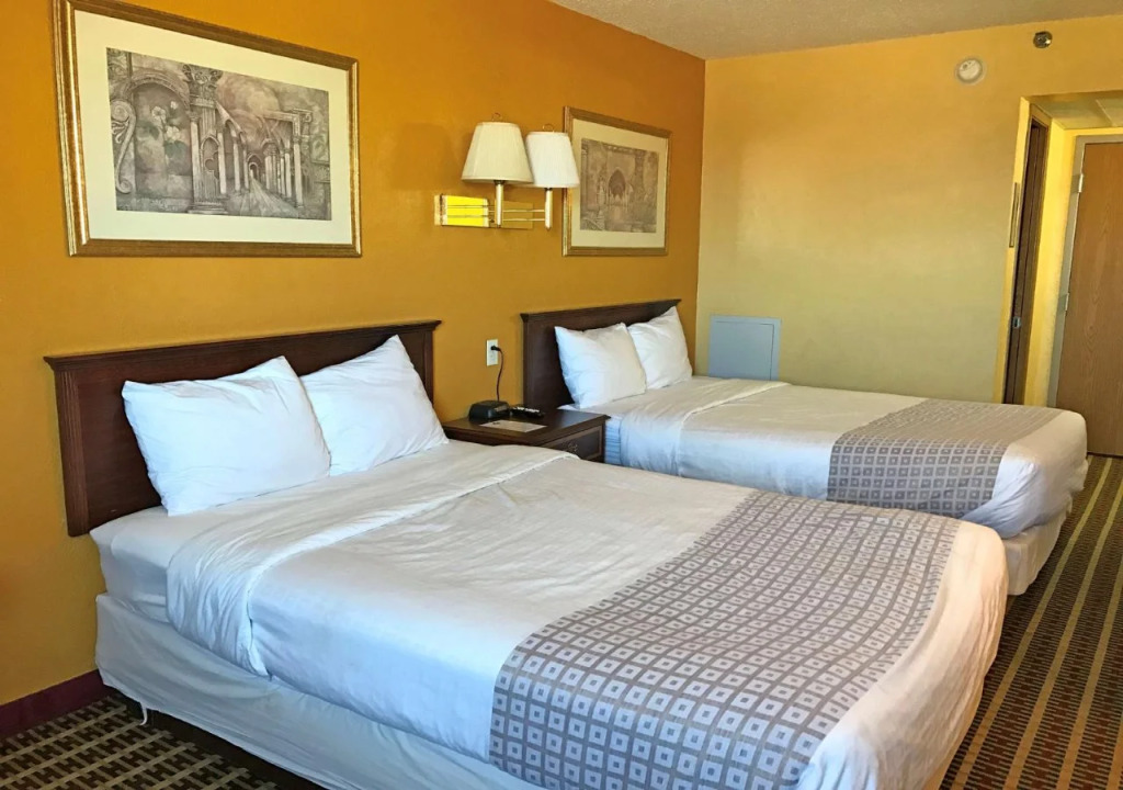 Americas Best Value Inn - Bell Tower