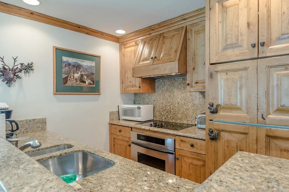 Greyhawk 10 - 2 Br Condo