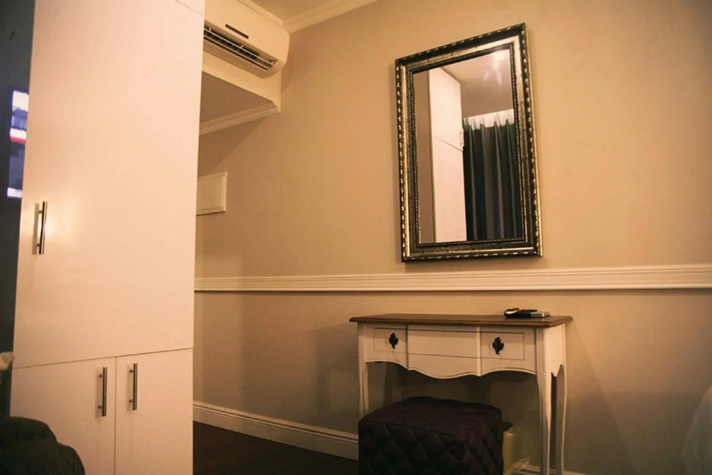 Lenis Hotel