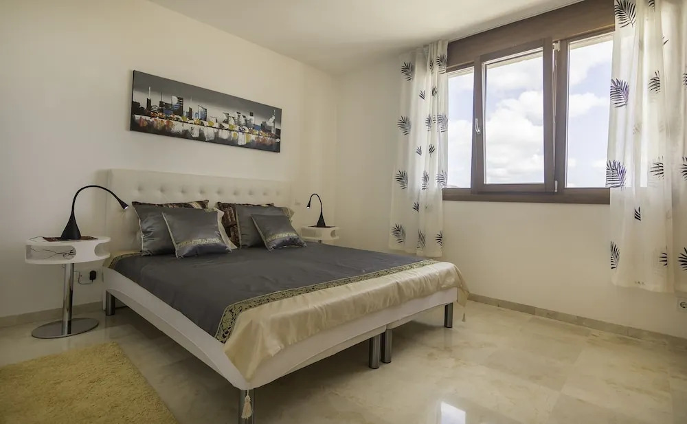 Great Penthouse Near Beach