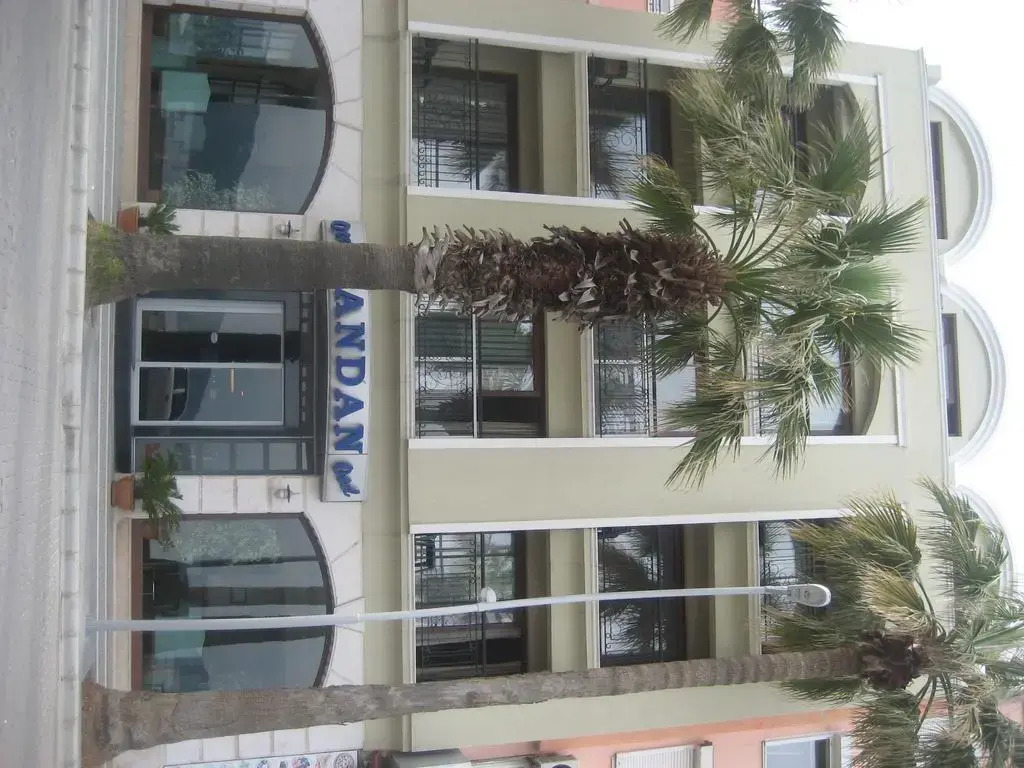 Candan Beach Hotel