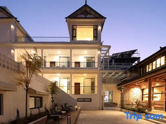 Carefree Travel homestay