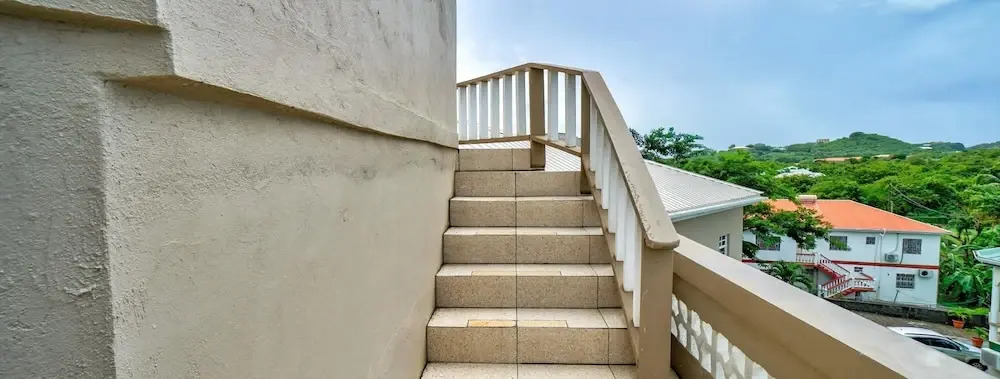 Your quaint home just steps from beach