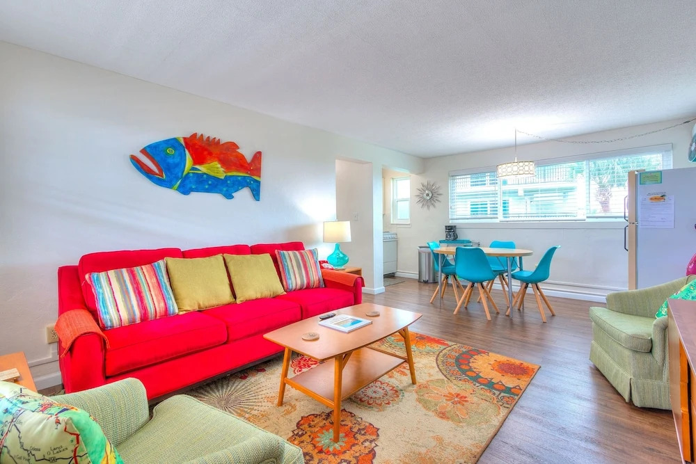 Tropic Terrace #29 - Beachfront Rental 1 Bedroom Apts by RedAwning