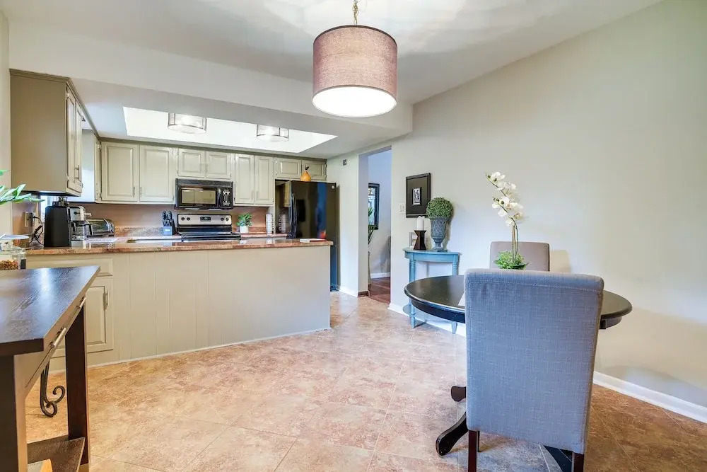 3 Mi to Downtown: Inviting Lancaster Home!