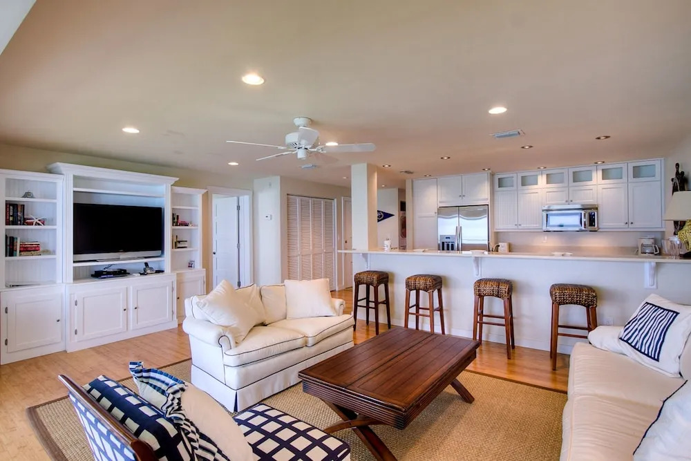 Mariner Point 232