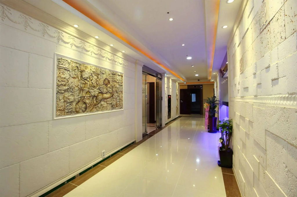 Chloe Guest House