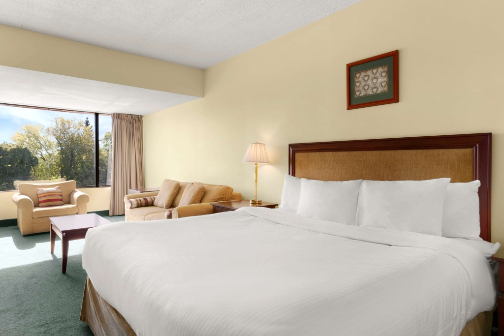 Strata Hotel
