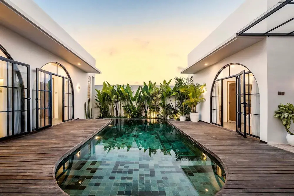 Casa Copper by Alfred in Bali - Tropical Luxury 3BR Pool Villa in the Heart Canggu