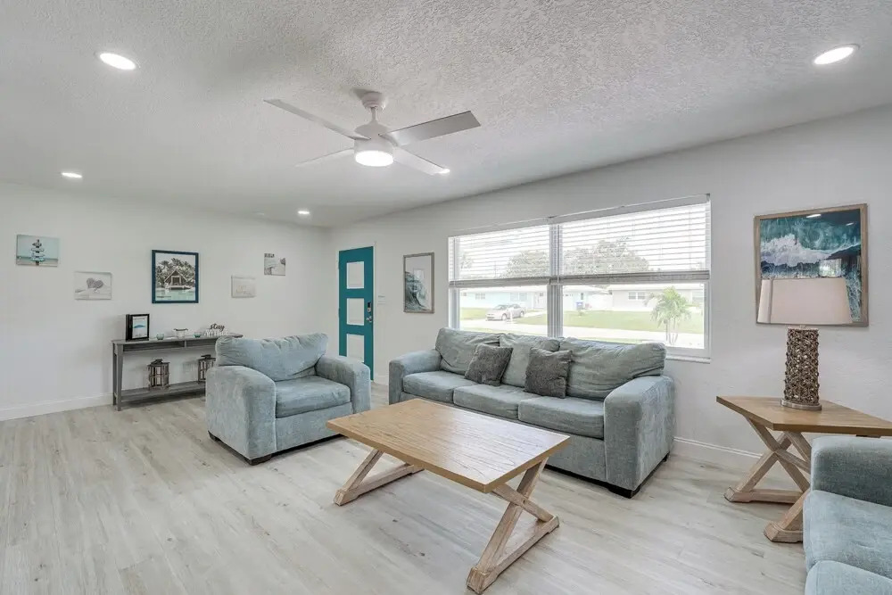 4 Mi to Beach! Furnished Outdoor Oasis in Seminole